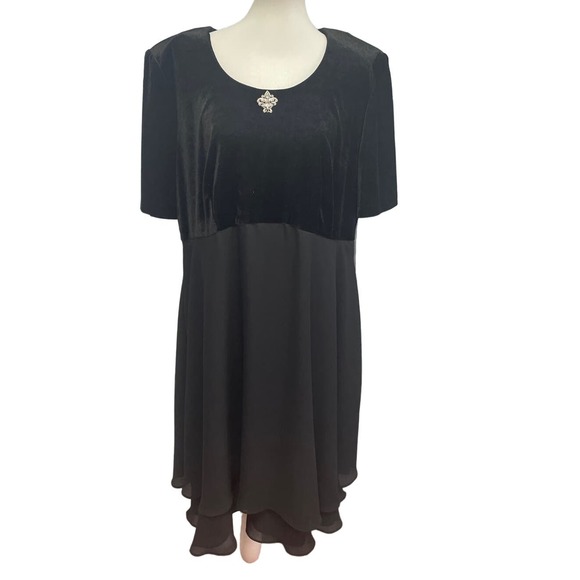 More Jazz Womens Plus SIze 18 Short Sleeve Velour Top Basic Formal Black Dress - Picture 1 of 5